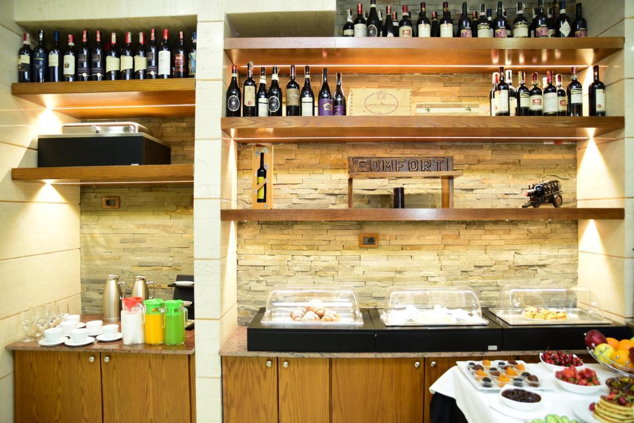 Hotel Comfort Tiranë Ngoại thất bức ảnh