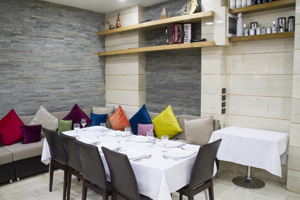 Hotel Comfort Tiranë Ngoại thất bức ảnh