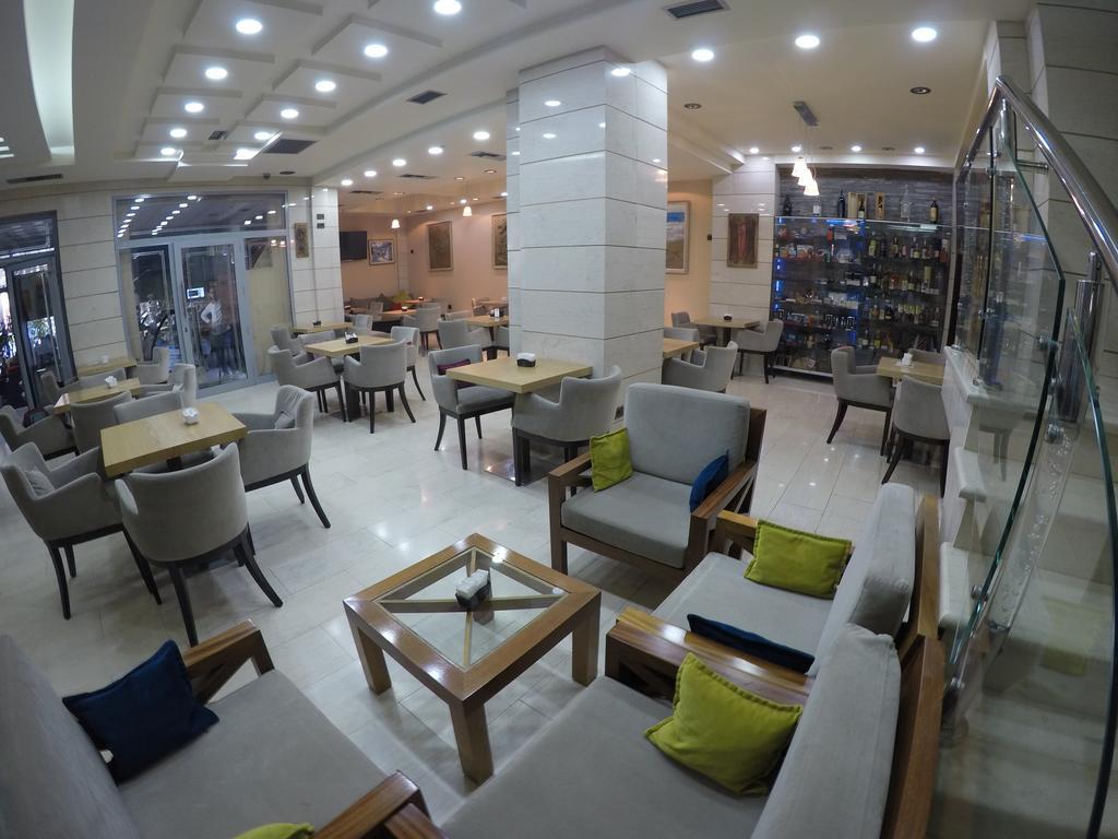 Hotel Comfort Tiranë Ngoại thất bức ảnh