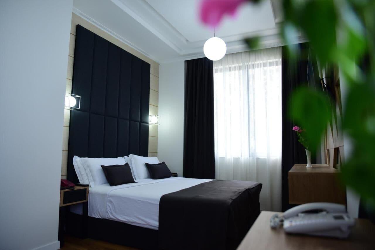 Hotel Comfort Tiranë Ngoại thất bức ảnh