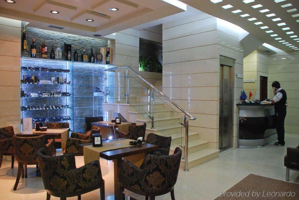 Hotel Comfort Tiranë Ngoại thất bức ảnh