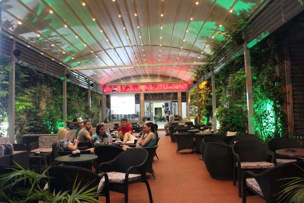 Hotel Comfort Tiranë Nhà hàng bức ảnh