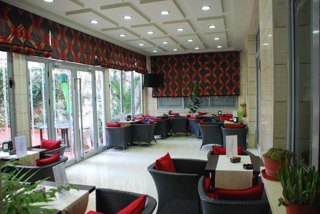 Hotel Comfort Tiranë Nhà hàng bức ảnh
