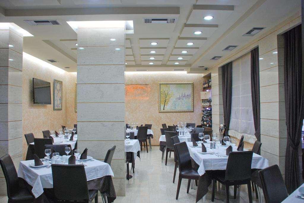 Hotel Comfort Tiranë Nhà hàng bức ảnh